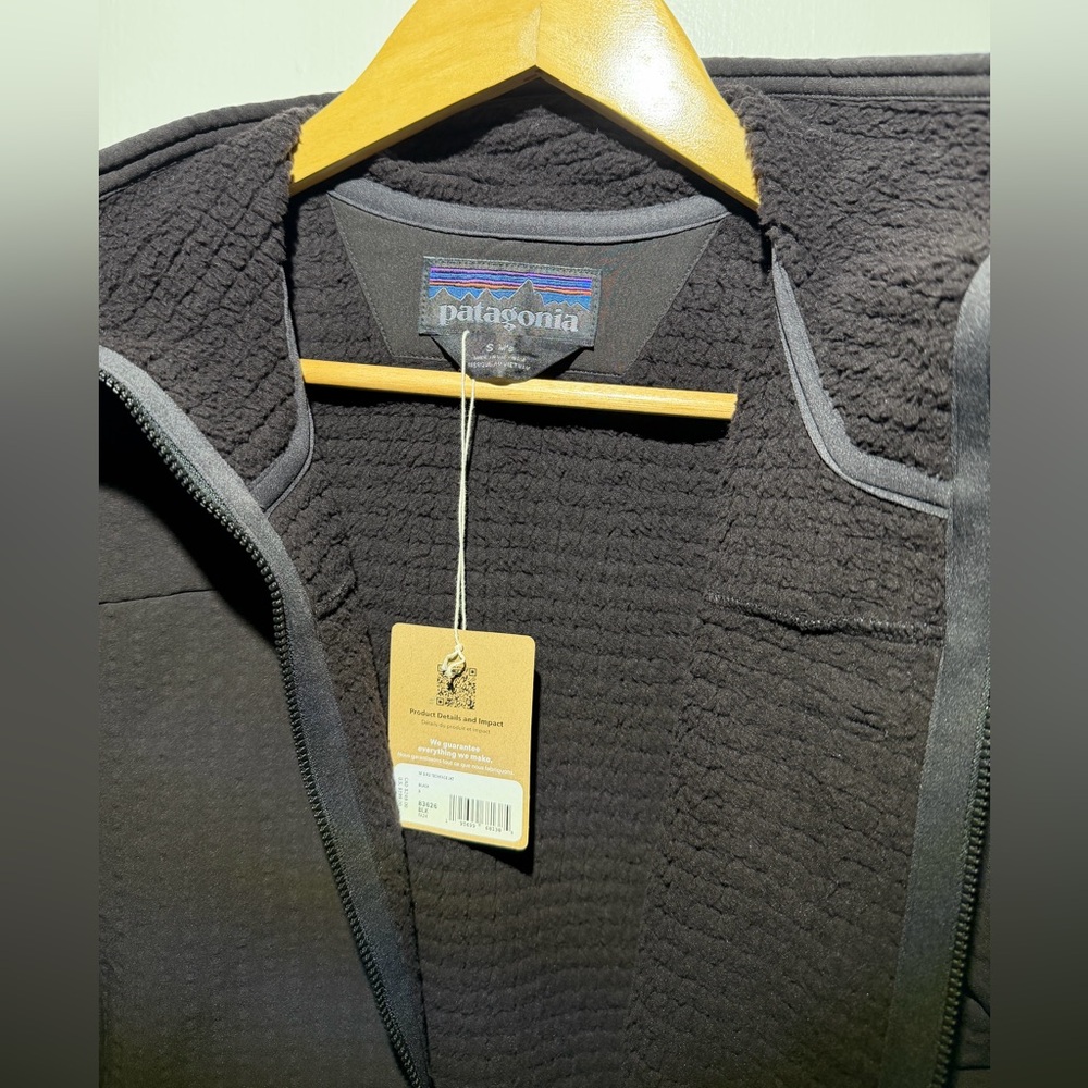 Patagonia Men’s R2 Techface Jacket - Picture 4 of 4